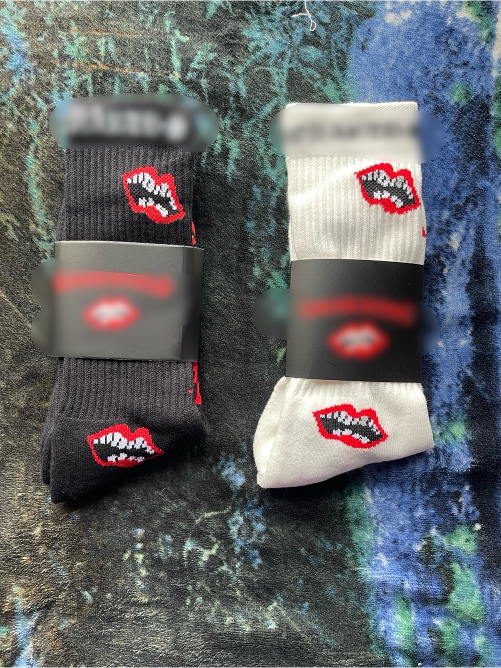 Men's Crew Socks with Red Lip Graphic - Black and White (2-Pack)
